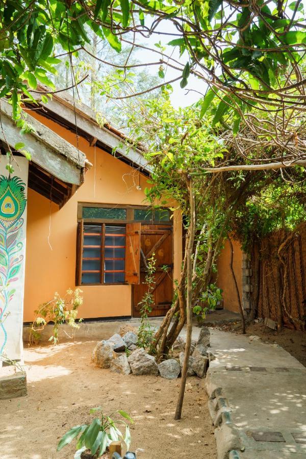 Little Bay Arugam Bay Hostel Exterior foto